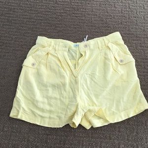 High waisted - yellow shorts